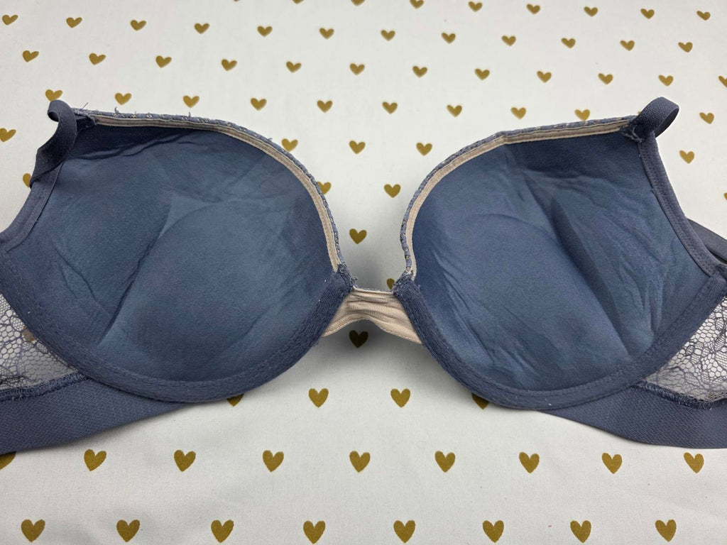 Victorias Secret BOMBSHELL add 2 sizes Plunge Bra 32D Lace Accent GREY Sexy