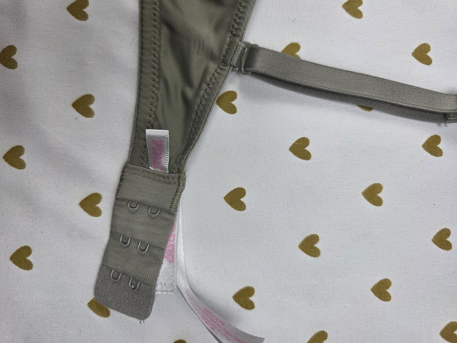 Victorias Secret PINK Olive Green 32C Wear everywhere Lightly Lined Bra