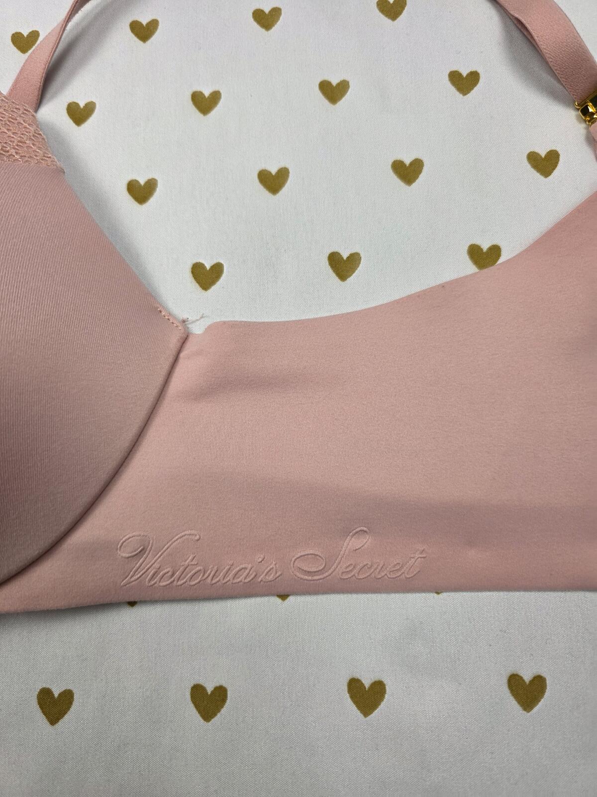 Victorias Secret Soft INCREDIBLE Wireless No Wire Perfect Shape Bra 32C