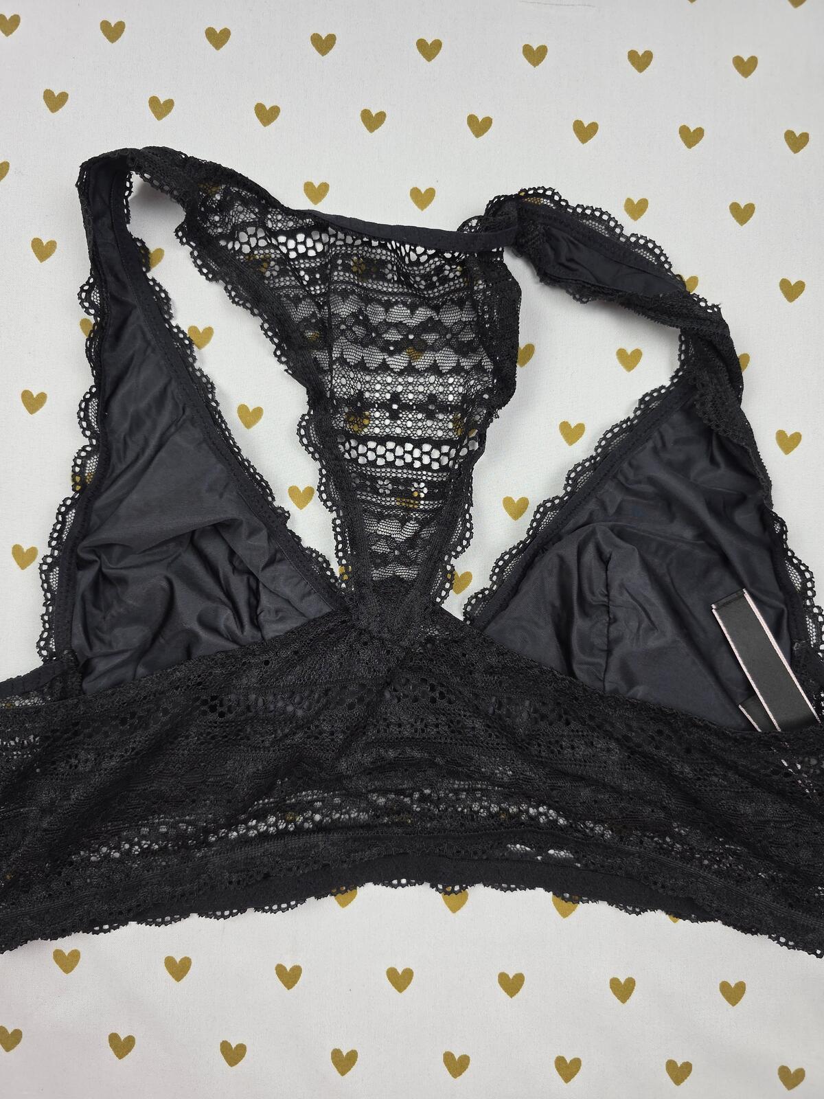 Victorias Secret Medium Black Racerback Lace Cute Bralette Bra Top Tank