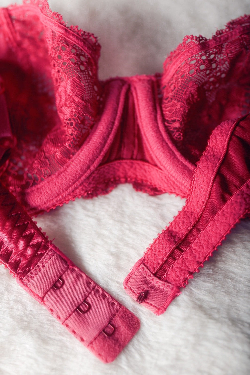 Victoria's Secret Vintage 90s Unlined Lace Underwire Demi Balconette Bra Red 36B