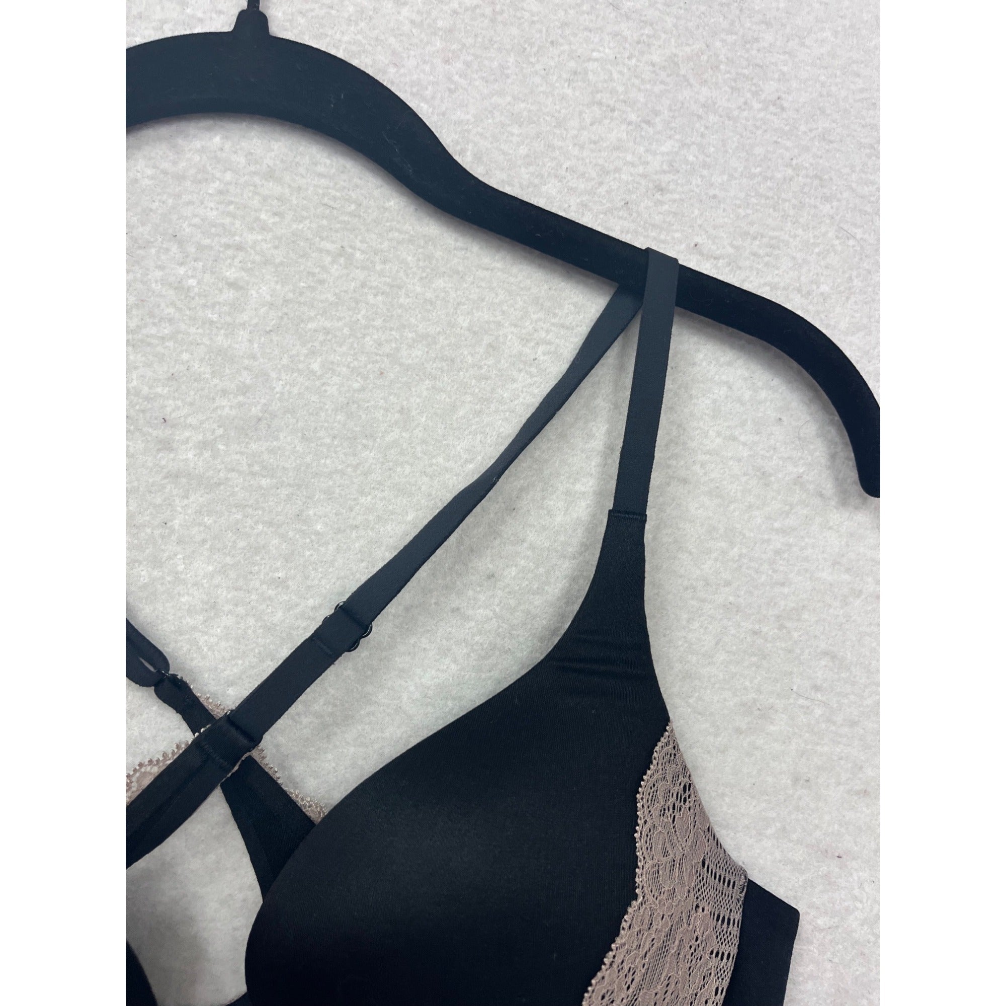 Victorias Secret Lace Trim Push-Up Bra Cross Back Design #548A