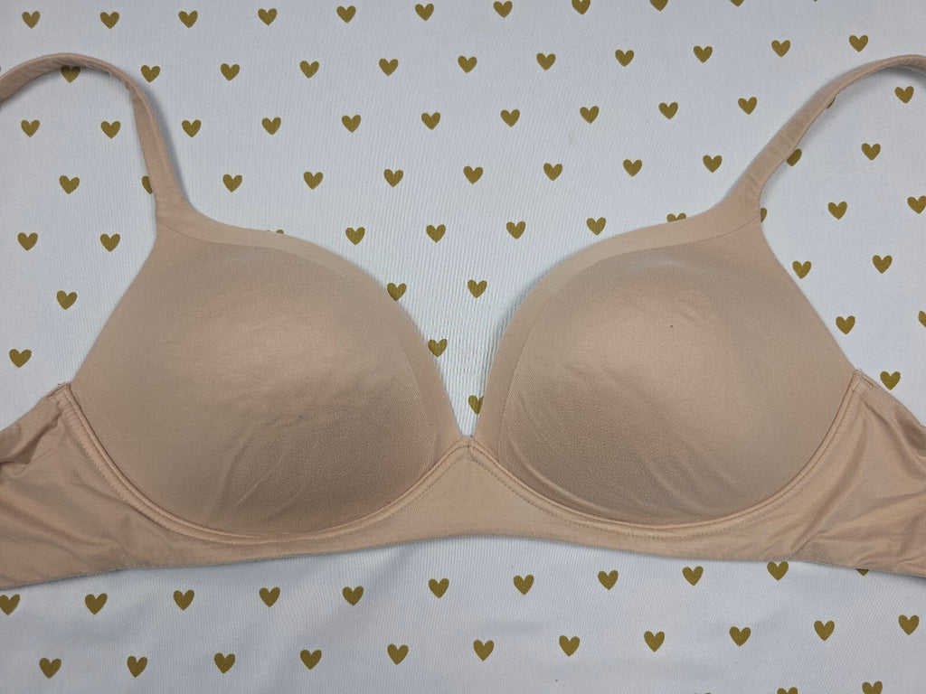Victorias Secret Beige Wireless No Wire Bra 32DDD
