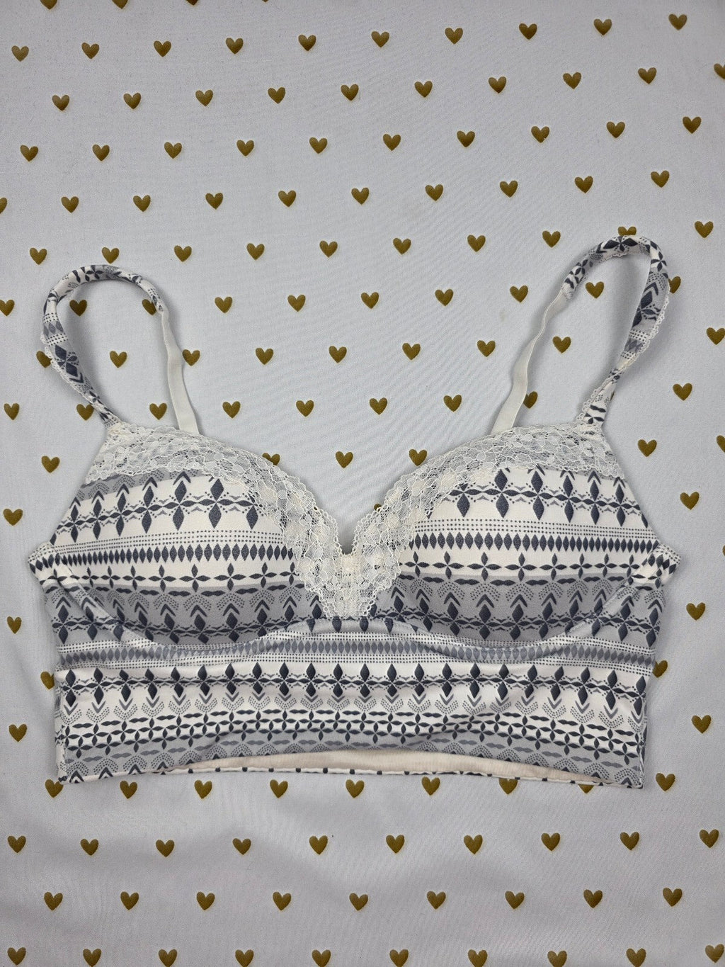Victorias Secret Wireless 34B Padded Tank Top Bra