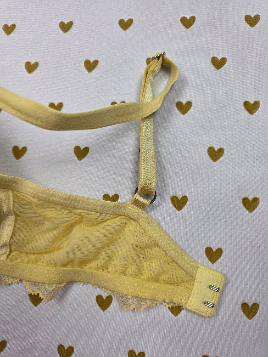 Victorias Secret Yellow Wireless No Wire Lace Bra 32C Padded